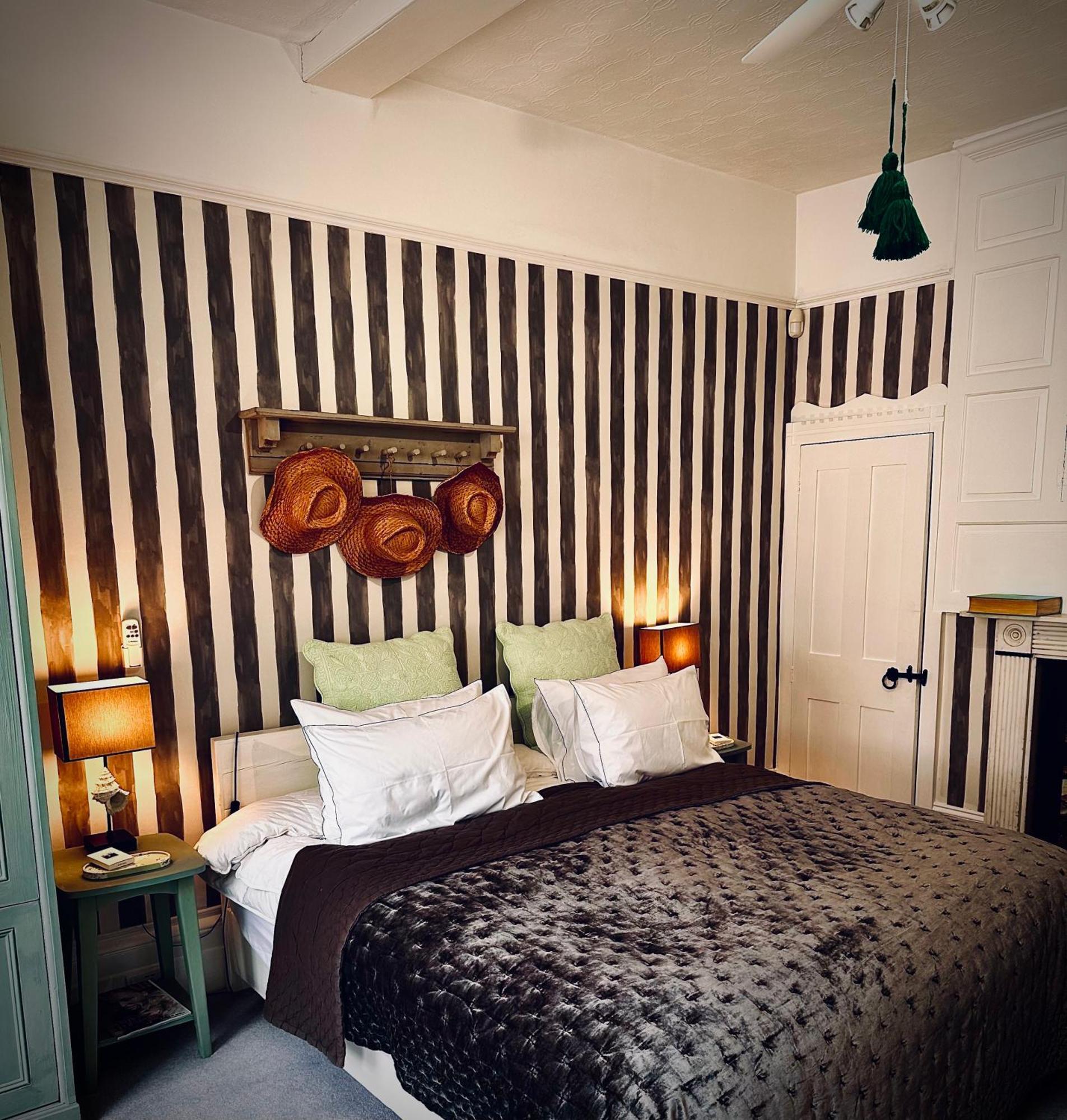 The Laindons Bed & Breakfast Хейстингс Екстериор снимка